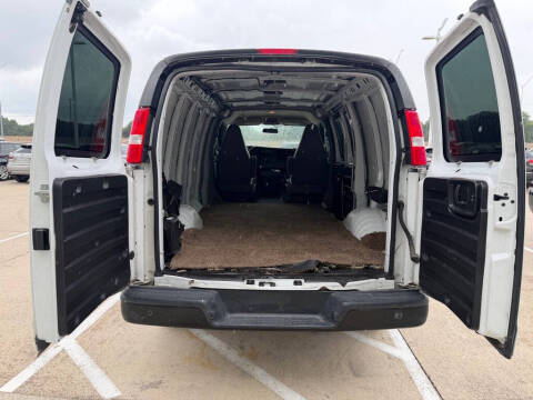 2022 Chevrolet Express 2500