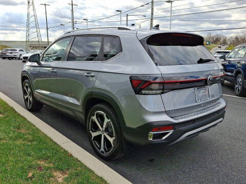 2025 Volkswagen Taos SEL 4Motion