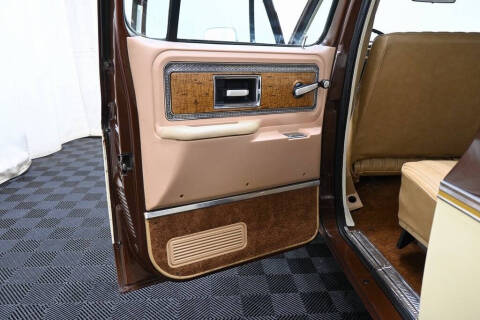 1977 GMC Suburban