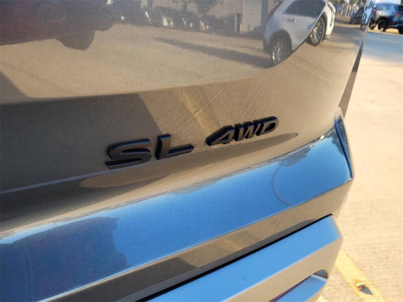 2024 Nissan Pathfinder SL