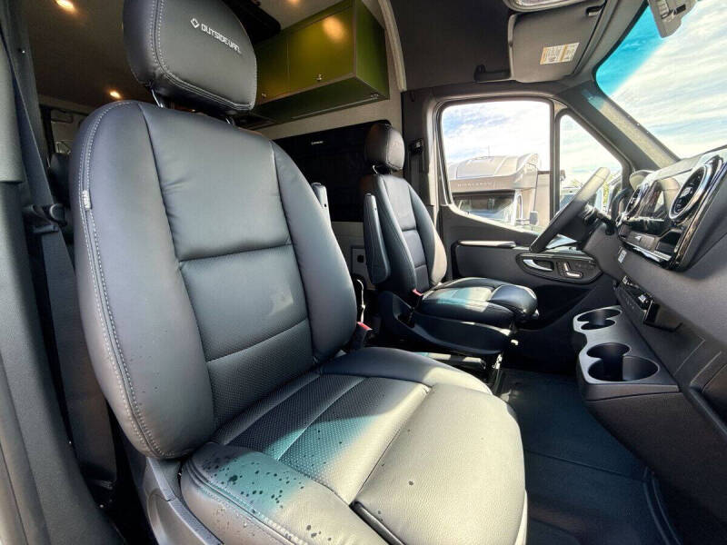 2025 Mercedes-Benz Sprinter