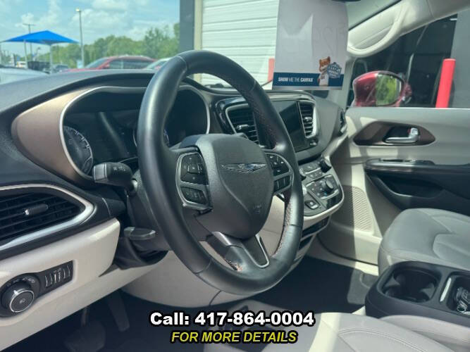 2017 Chrysler Pacifica Touring-L