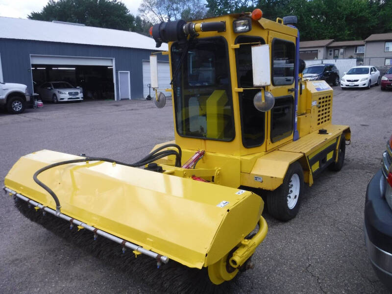 2012 Superior Broom SM80J Propelled Sweeper