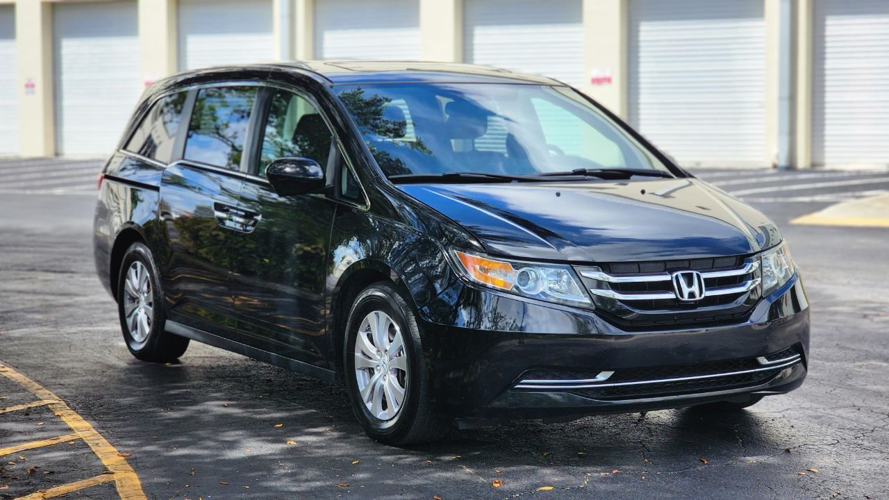 2016 HONDA Odyssey Minivan - $15,900