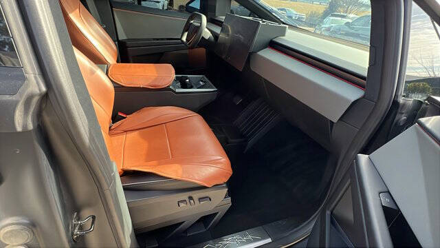 2025 Tesla Cybertruck