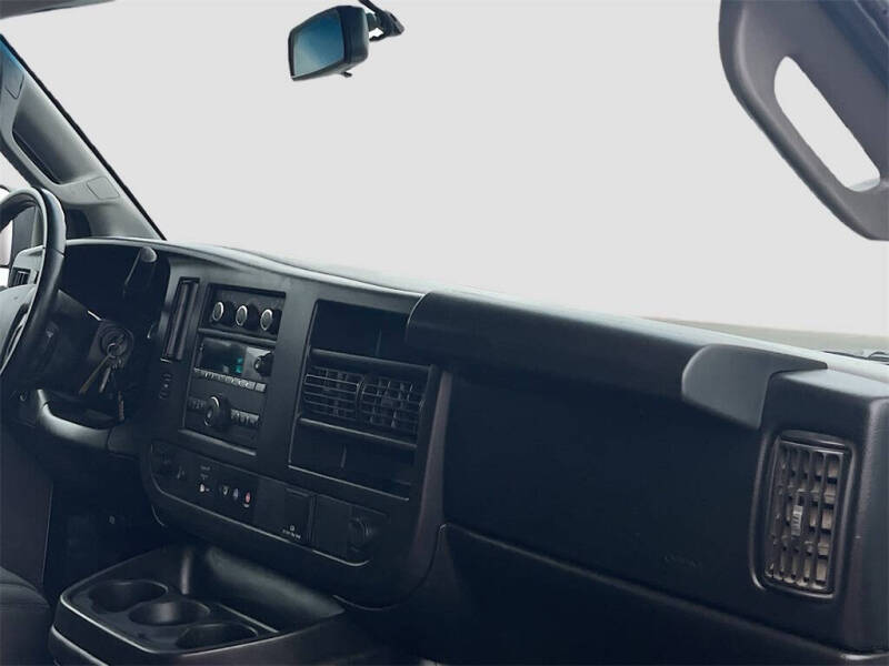 2024 GMC Savana 2500