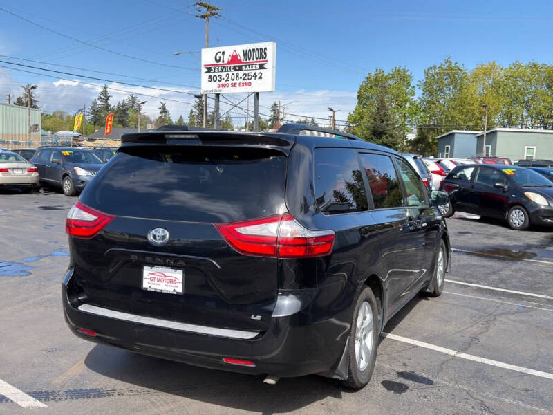 2016 Toyota Sienna LE 8-Passenger