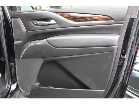 2023 Cadillac Escalade ESV Luxury