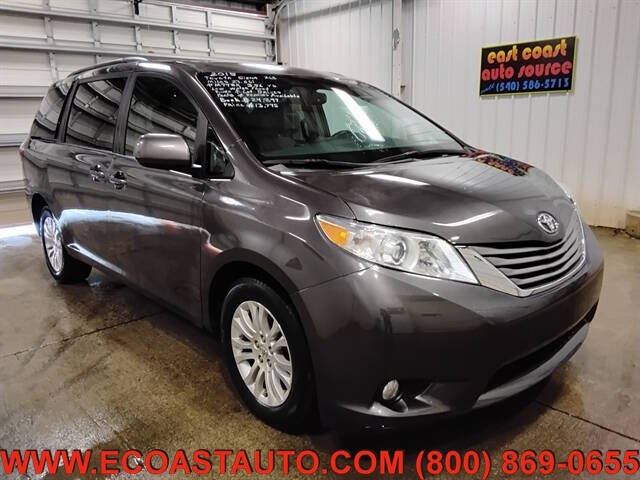 2015 Toyota Sienna XLE's photo