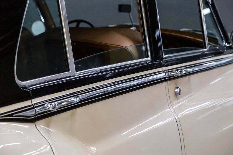 1961 Rolls-Royce SILVER CLOUD LWB
