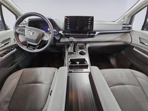 2022 Toyota Sienna Limited 7-Passenger
