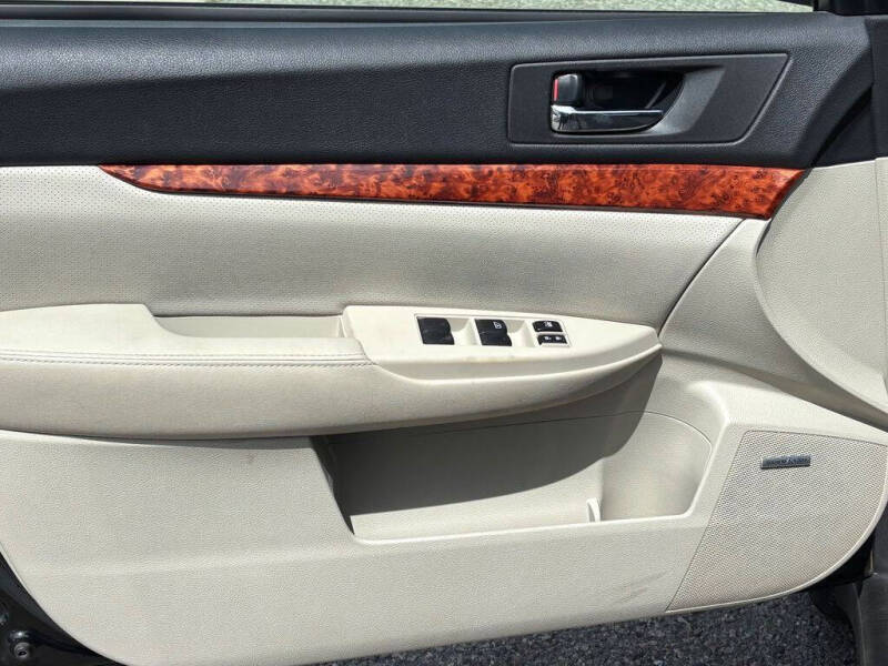 2011 Subaru Outback 2.5i Limited