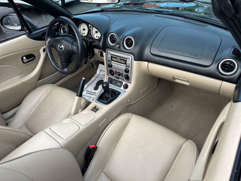 2004 Mazda MX-5 Miata LS