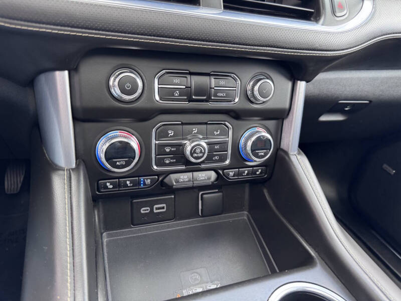 2023 GMC Yukon XL SLT