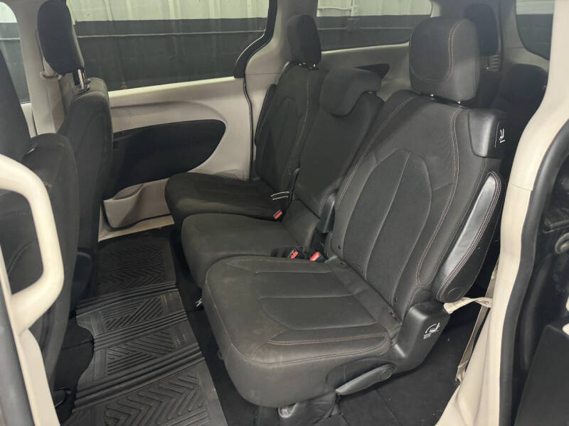 2017 Chrysler Pacifica LX