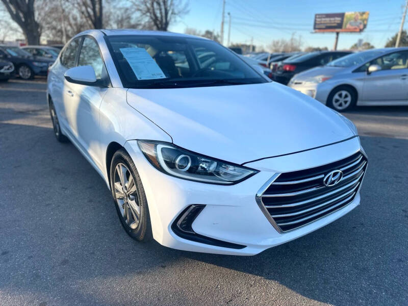 2018 Hyundai Elantra Value Edition photo 3