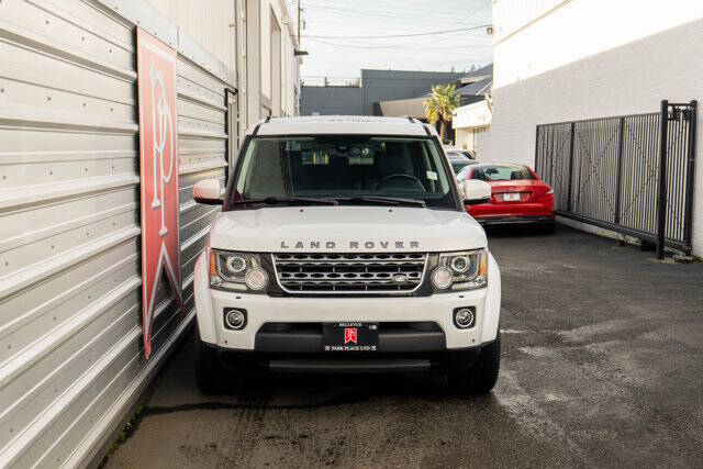2016 Land Rover LR4 40