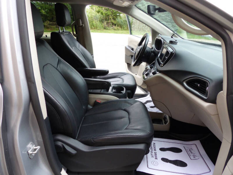 2020 Chrysler Pacifica Touring L