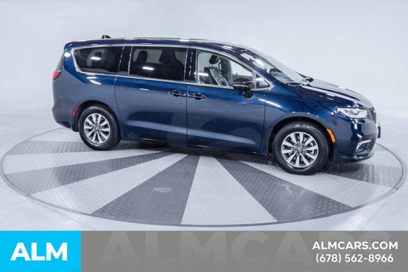 2024 Chrysler Pacifica Plug-In Hybrid Select
