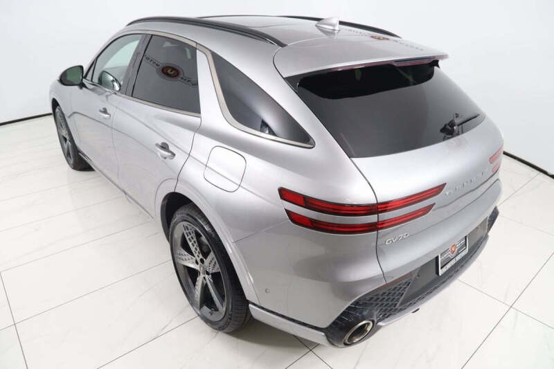 2023 Genesis GV70 2.5T Standard