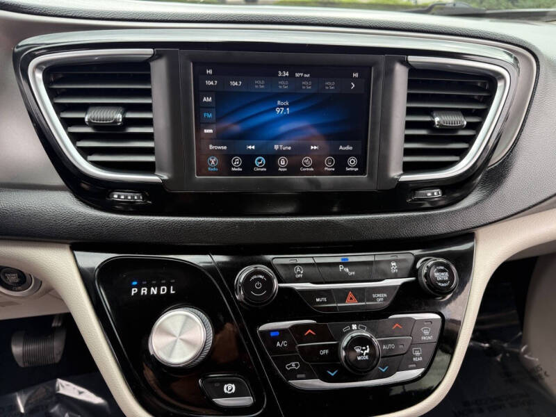2020 Chrysler Pacifica Touring L
