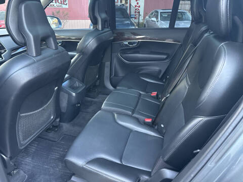 2017 Volvo XC90 T5 Momentum