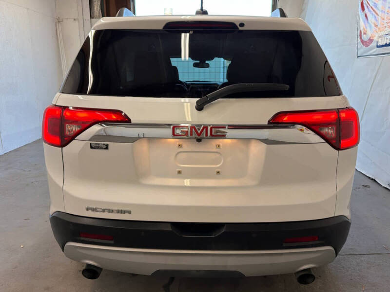 2017 GMC Acadia SLT-1