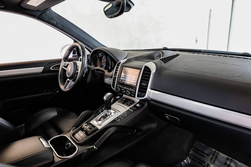 2015 Porsche Cayenne Turbo