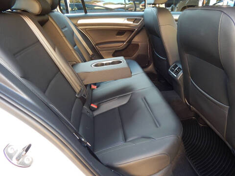 2016 Volkswagen Golf TSI SE