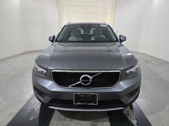 Used 2019 Volvo XC40 Momentum with VIN YV4162UK3K2149288 for sale in Burlington, WA