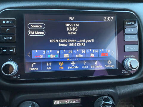 2022 Nissan Kicks SR