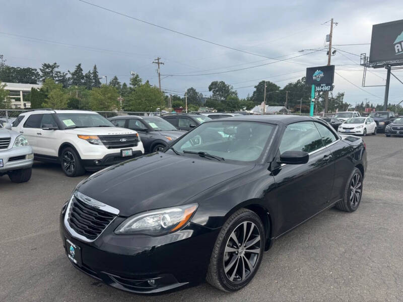 2013 Chrysler 200 S