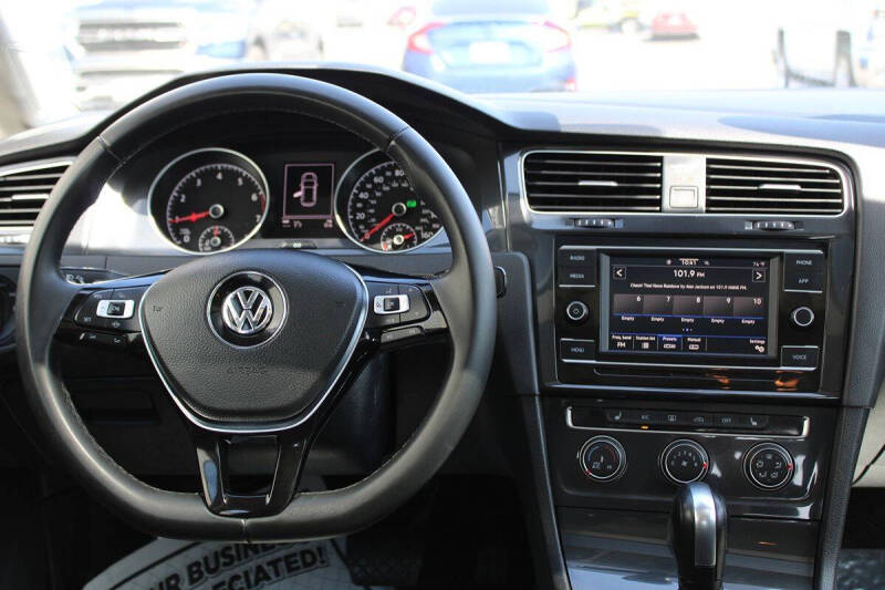 2021 Volkswagen Golf TSI