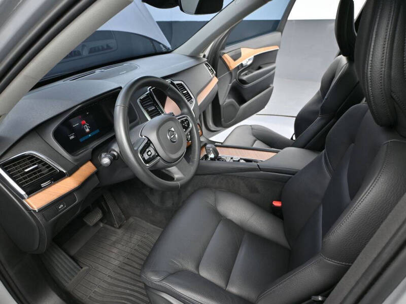 2024 Volvo XC90 B5 Plus Bright Theme