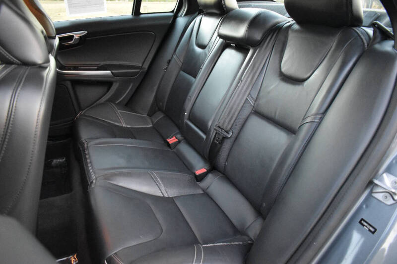 2016 Volvo S60 T5 Drive-E R-Design SE