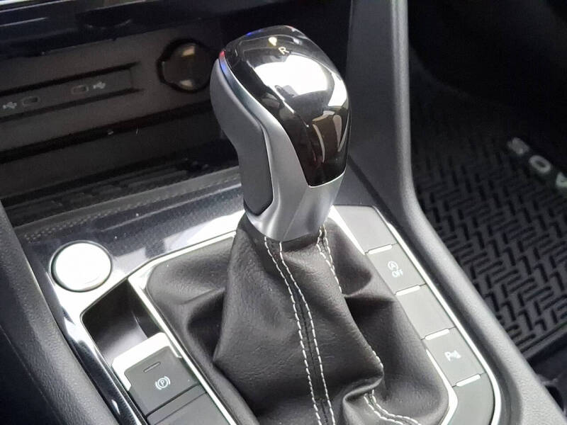 2026 Volkswagen Taos SEL 4Motion