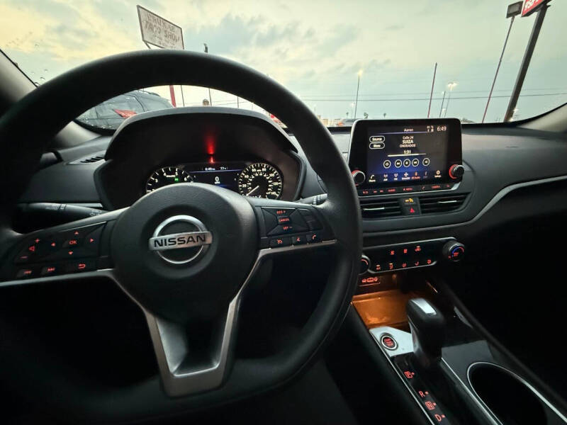 2021 Nissan Altima 2.5 SV