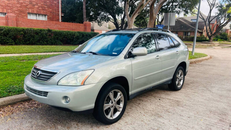 Lexus RX's photo