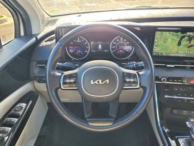 2023 Kia Carnival EX