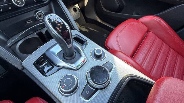 2025 Alfa Romeo Stelvio