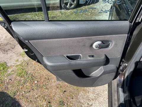 2011 Nissan Versa 1.8 SL