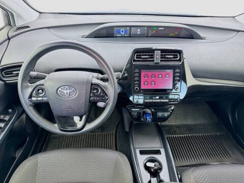 2022 Toyota Prius LE