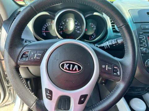 2012 Kia Soul +
