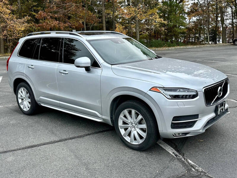 2016 Volvo XC90 T6 Momentum
