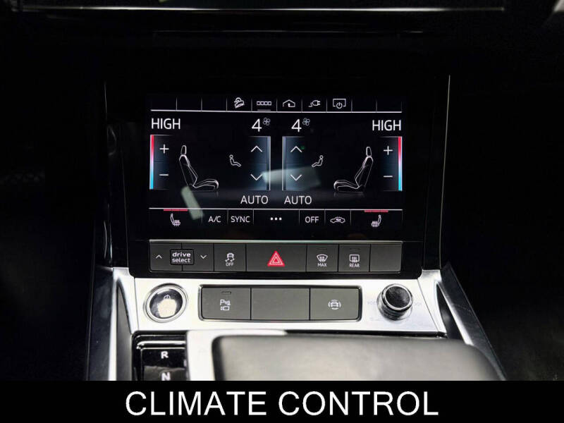 2022 Audi e-tron quattro Premium