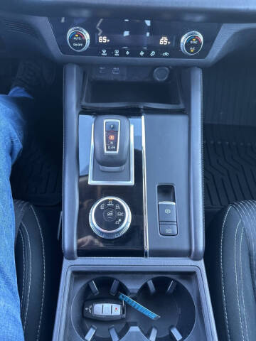 2024 Mitsubishi Outlander ES