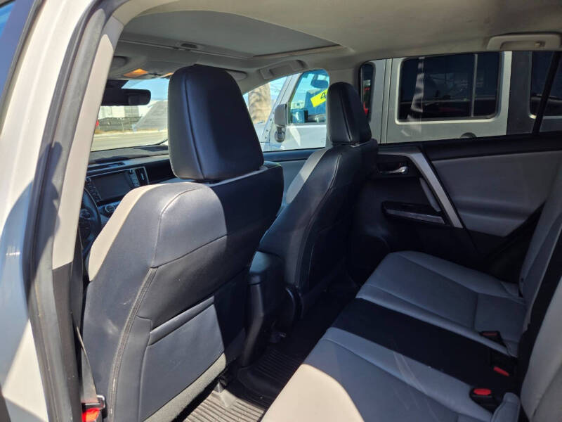 2017 Toyota RAV4 Platinum