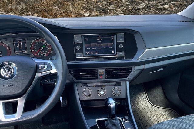 2019 Volkswagen Jetta R-Line