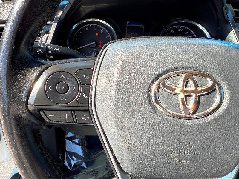 2019 Toyota Camry SE