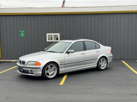 2001 BMW 3 Series for sale at Queen City Auto House LLC in West Chester OH